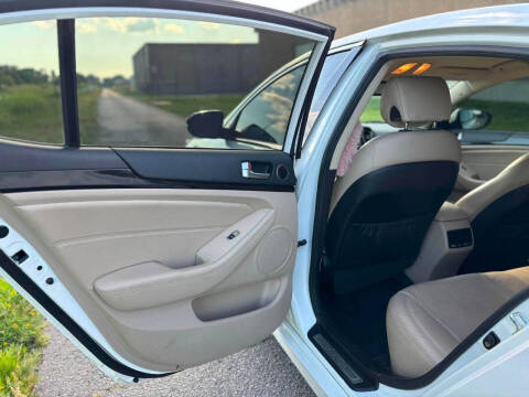 2014 Kia Cadenza Premium