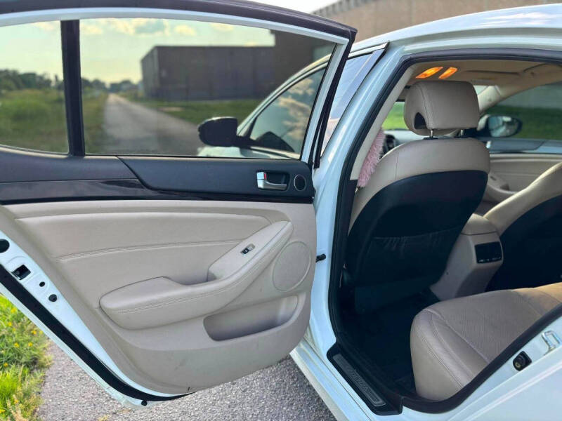 2014 Kia Cadenza Premium