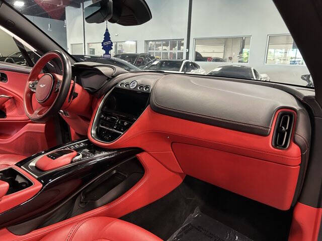 2022 Aston Martin DBX