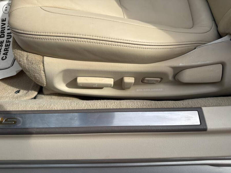 2004 Lexus SC 430
