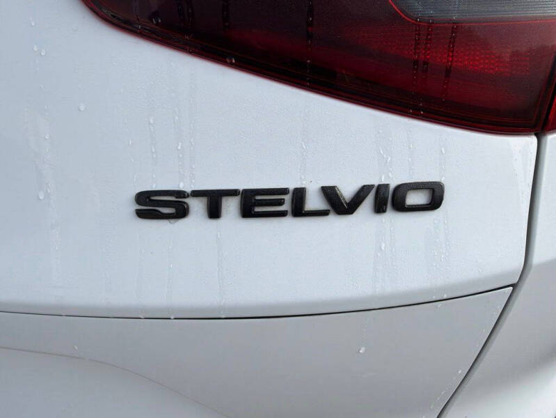 2023 Alfa Romeo Stelvio Veloce