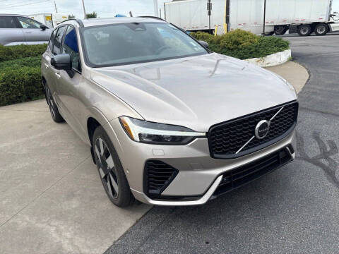 2025 Volvo XC60 T8 Plus Dark Theme