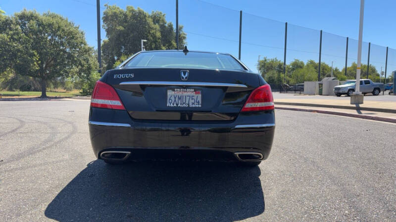 2012 Hyundai Equus Signature