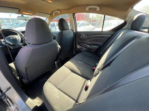 2017 Nissan Versa 1.6 S