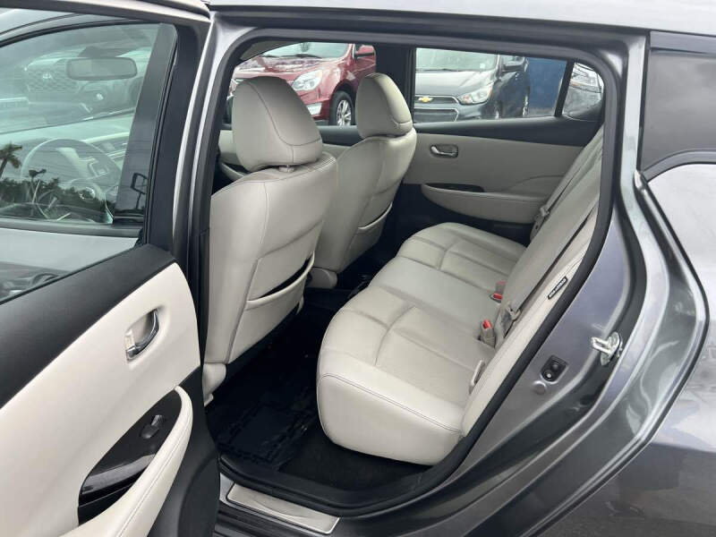 2021 Nissan LEAF SL PLUS