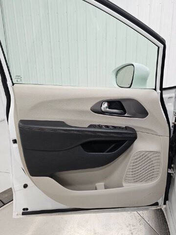 2020 Chrysler Pacifica Touring