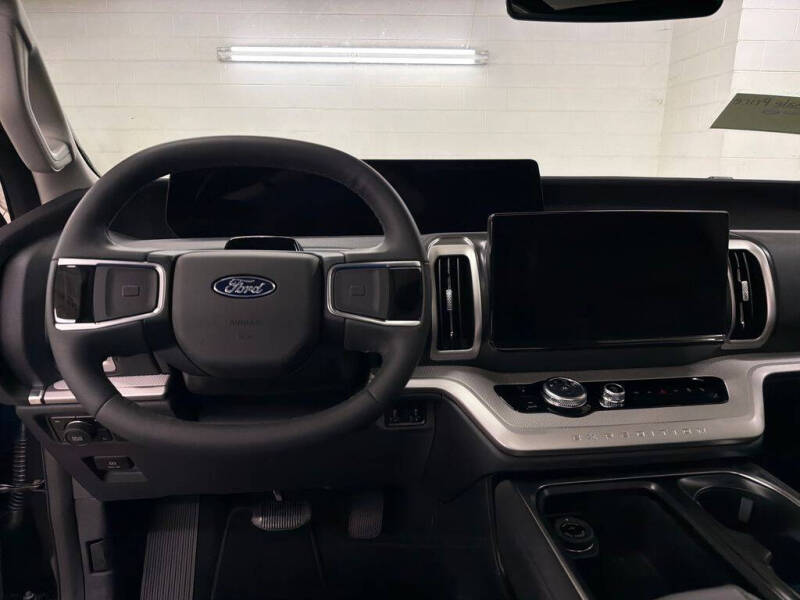 2026 Ford Expedition Active