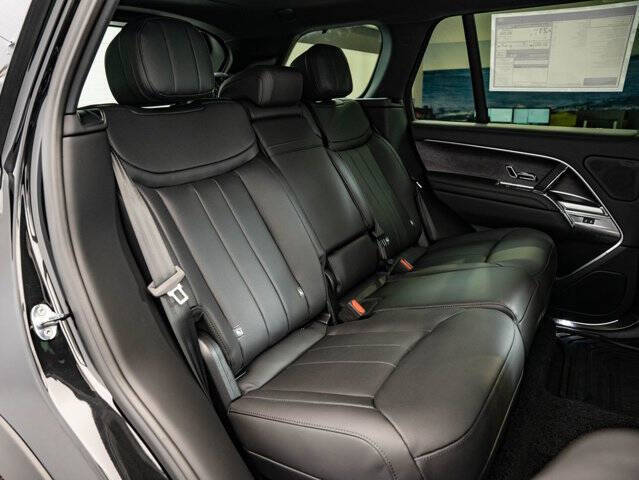 2026 Land Rover Range Rover P400 SE