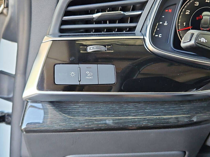 2019 Audi Q8 quattro Premium Plus 55 TFSI