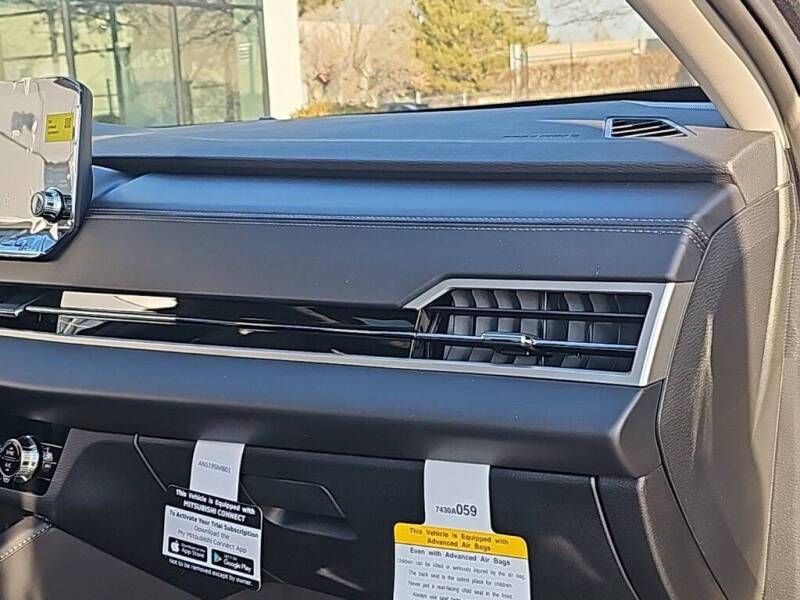 2025 Mitsubishi Outlander PHEV SE
