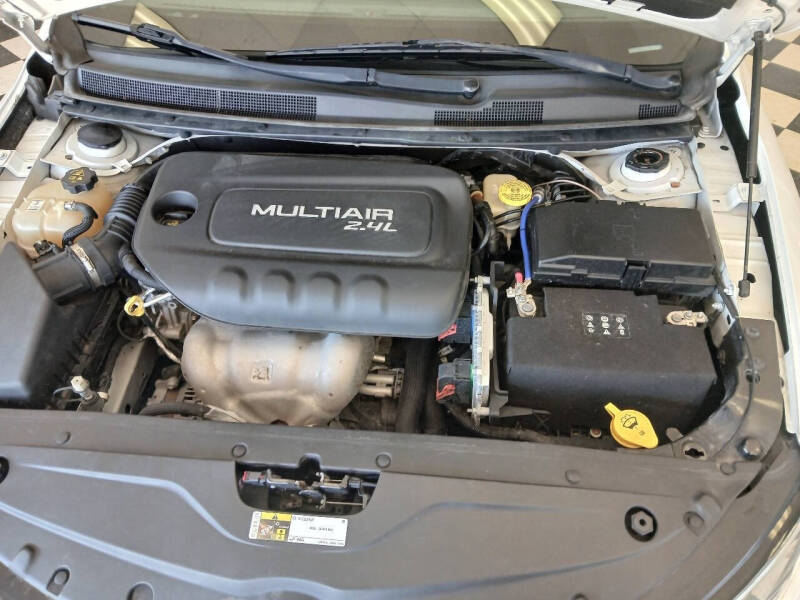 2016 Chrysler 200 S