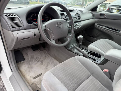 2005 Toyota Camry LE