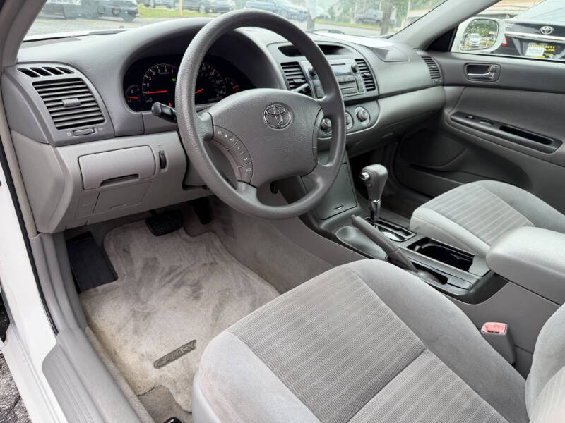 2005 Toyota Camry LE