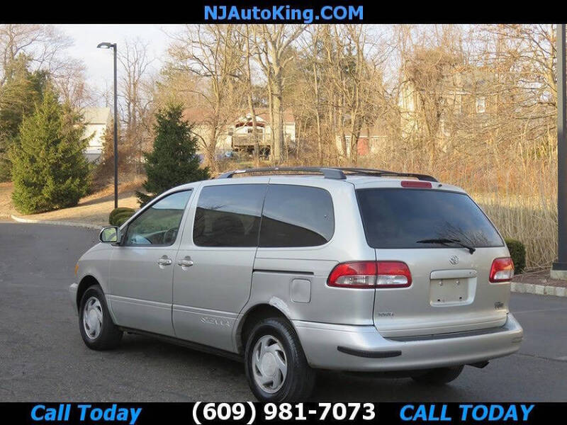 2003 Toyota Sienna LE