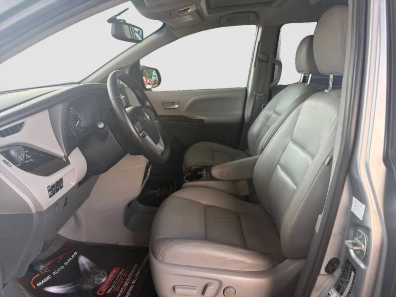 2015 Toyota Sienna