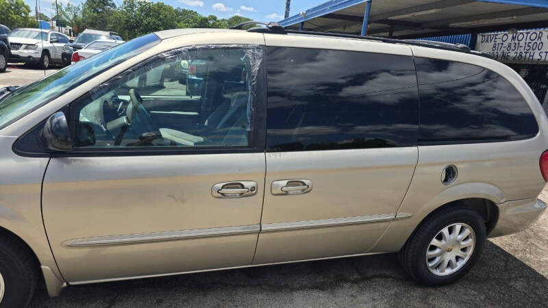 2002 Chrysler Town and Country EX