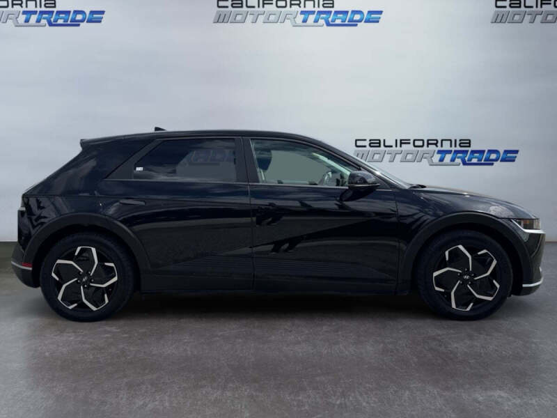 2024 Hyundai Ioniq 5 SE