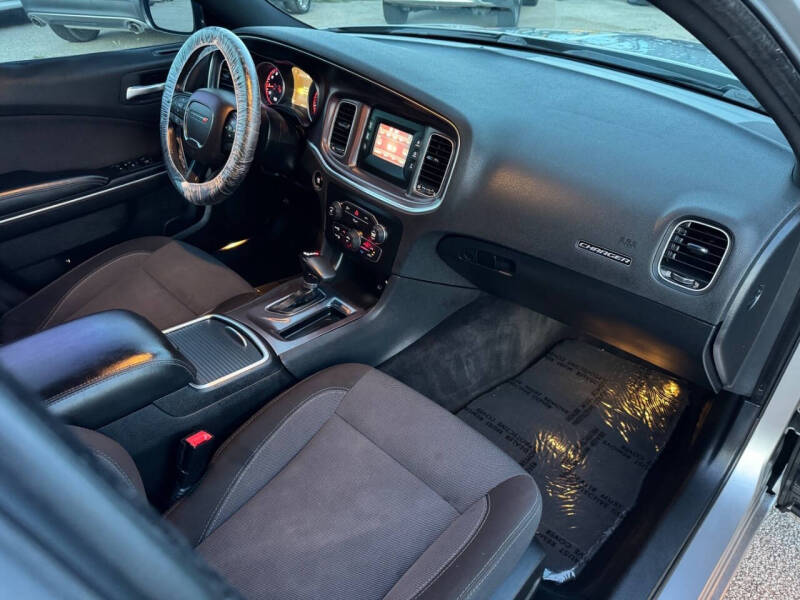 2016 Dodge Charger SE