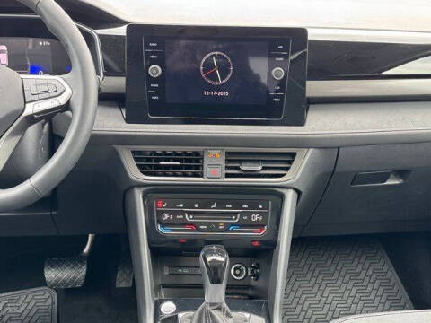 2026 Volkswagen Taos SE Black 4Motion