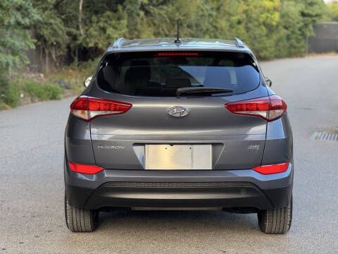 2016 Hyundai Tucson SE