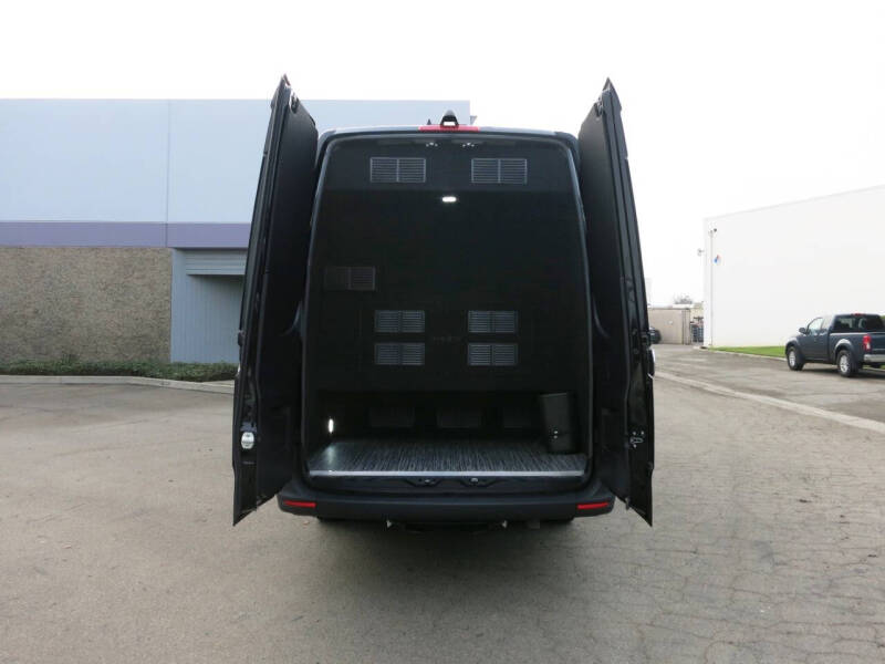 2024 Mercedes-Benz Sprinter Limousine