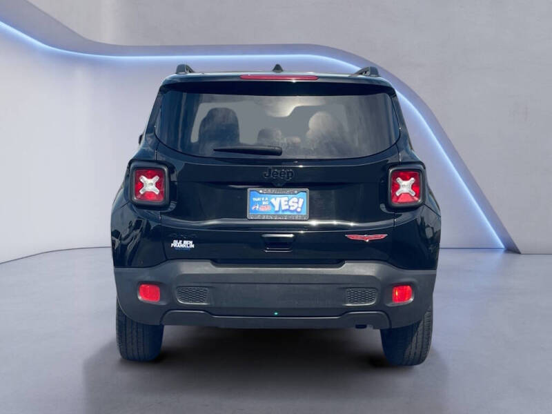 2023 Jeep Renegade Trailhawk