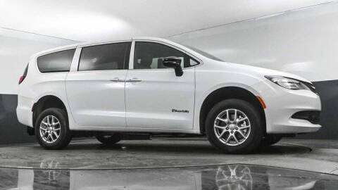 2025 Chrysler Voyager LX