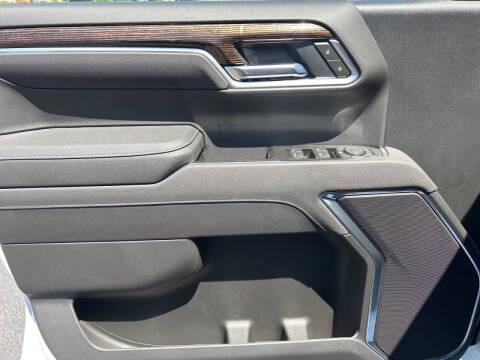 2025 GMC Sierra 1500 Elevation Standard