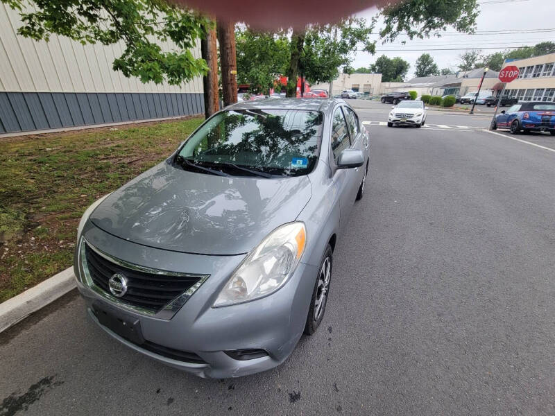2014 Nissan Versa 1.6 SV