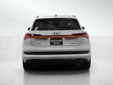 2023 Audi e-tron quattro Premium Plus