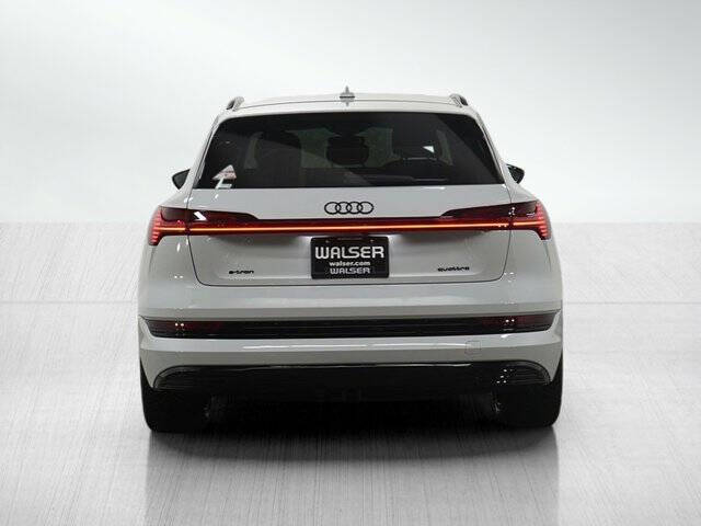 2023 Audi e-tron quattro Premium Plus