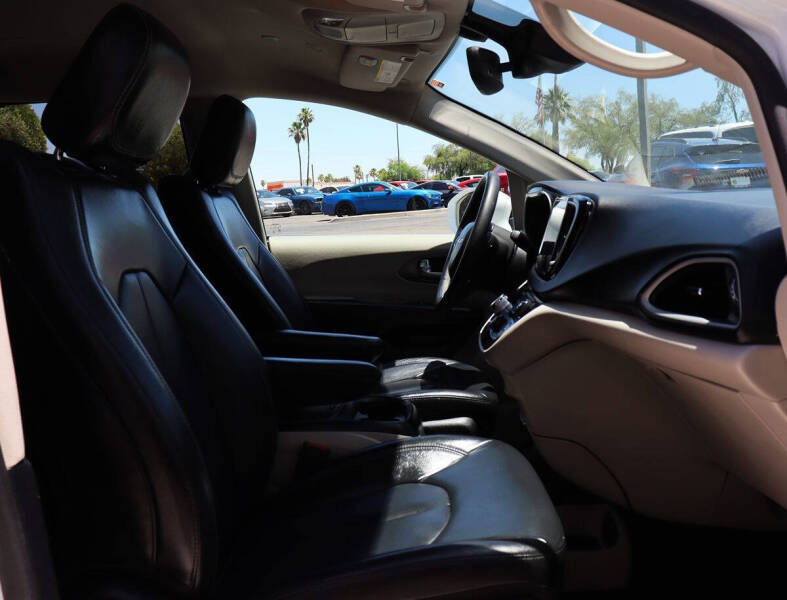 2022 Chrysler Pacifica Touring L