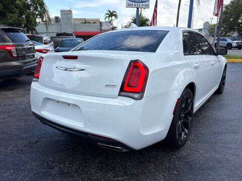 2019 Chrysler 300 Touring
