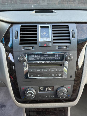 2010 Cadillac DTS Luxury Collection