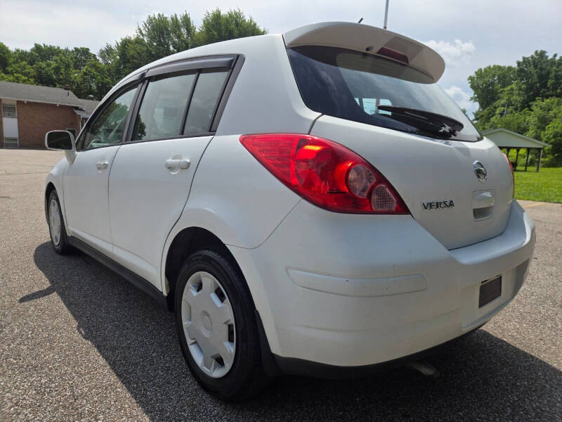 2009 Nissan Versa 1.8 S