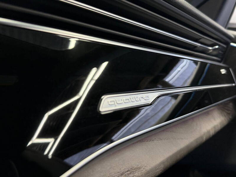 2019 Audi Q8 quattro Premium Plus 55 TFSI