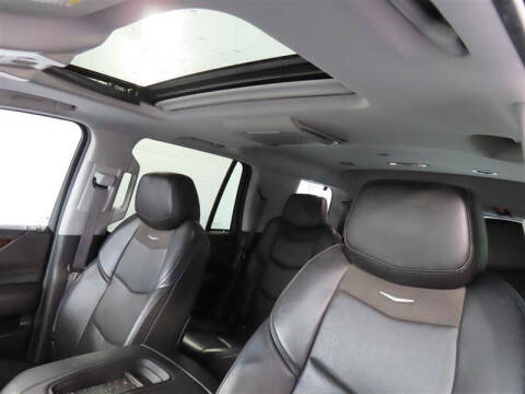 2016 Cadillac Escalade Luxury Collection