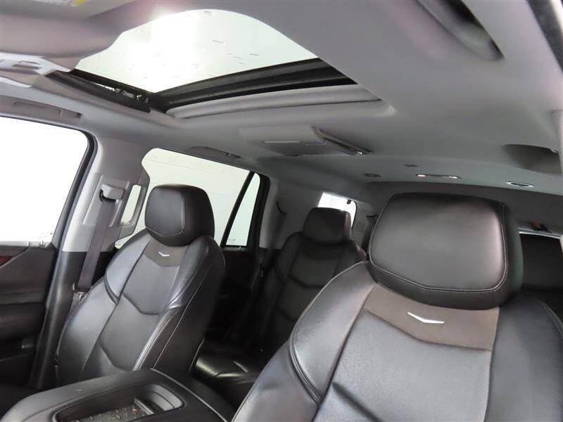 2016 Cadillac Escalade Luxury Collection