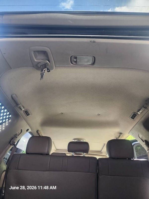 2005 Toyota Sequoia SR5
