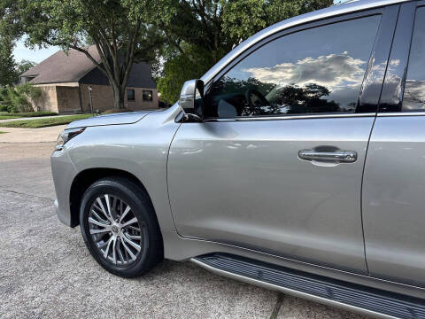 2019 Lexus LX 570 Three-Row