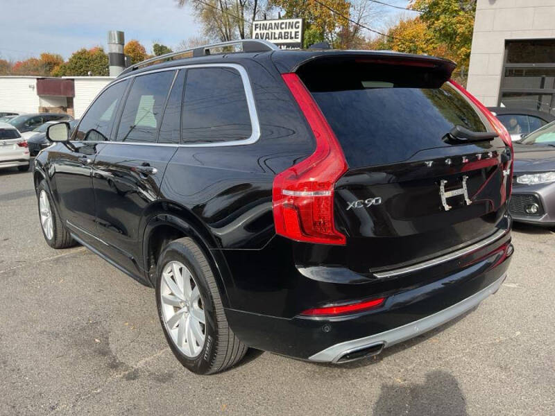 2017 Volvo XC90 T6 Momentum