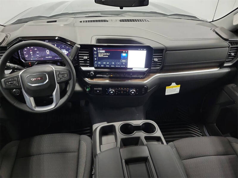 2025 GMC Sierra 1500 Elevation Standard