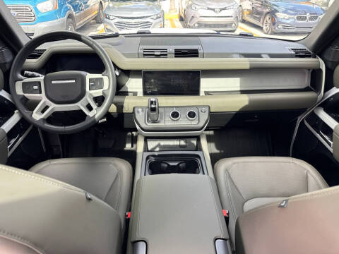 2024 Land Rover Defender 110 P400 X-Dynamic SE