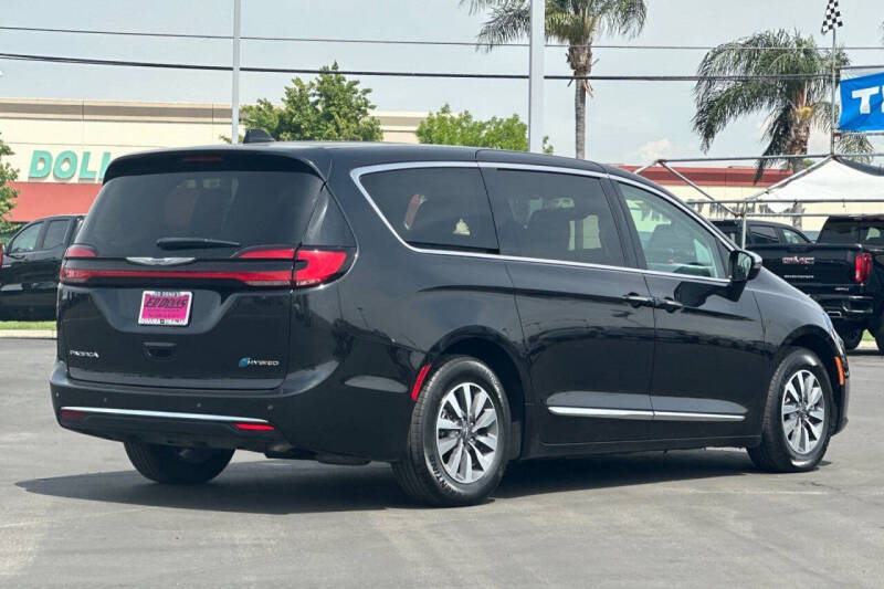 2023 Chrysler Pacifica Plug-In Hybrid Limited