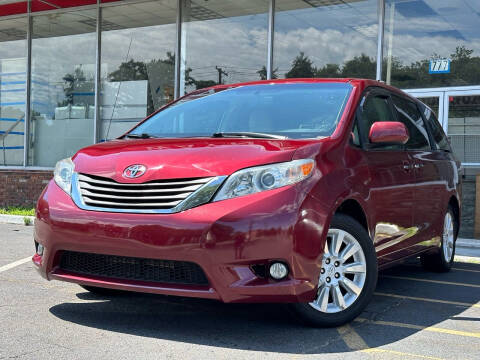 2013 Toyota Sienna for sale at MAGIC AUTO SALES in Little Ferry NJ