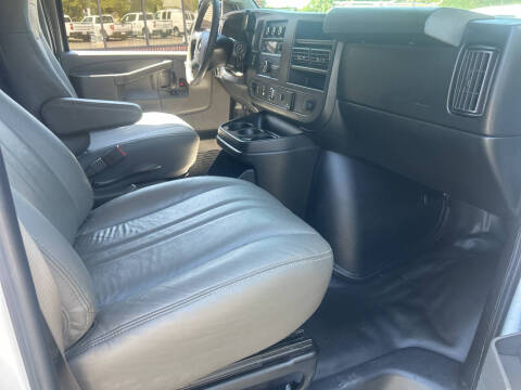 2017 Chevrolet Express 2500