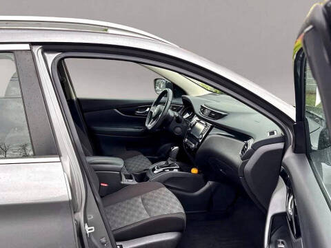 2017 Nissan Rogue Sport SV