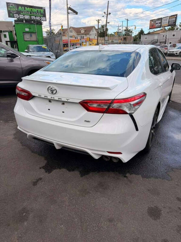 2020 Toyota Camry SE
