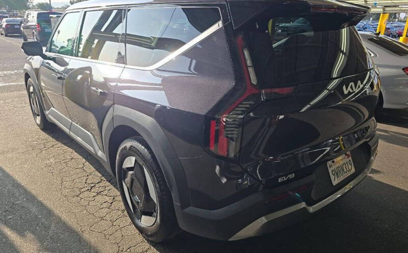 2026 Kia EV9 Light Long Range
