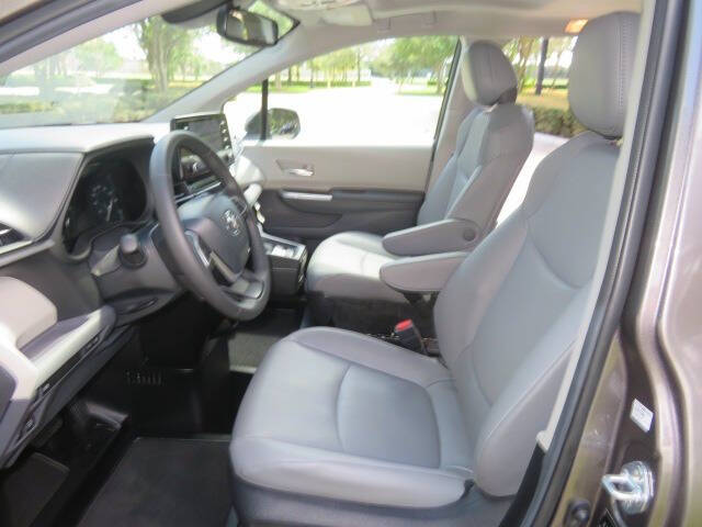 2024 Toyota Sienna XLE 7-Passenger